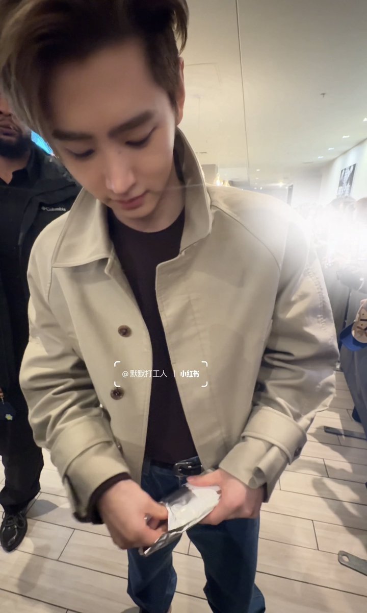 jnhoneyy's tweet photo. นิคืออายัย? ? นิคือเลาหนิ🐰❓ https://t.co/DMgPatGBcQ
