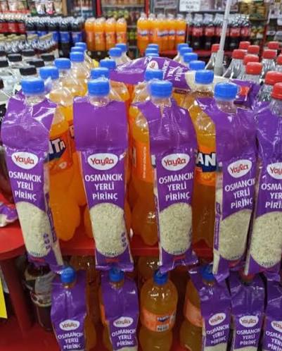 gidadedektifi's tweet photo. Tüketicilerden gelen tepkiler, firmanın boykot firmalarıyla işbirliğini sonlandırmasına sebep oldu!
Yayla Bakliyat ürünleriyle bilinen Yayla Agro Gıda tarafından yapılan açıklamada tüketicilerden gelen geri bildirimler, tüketici hassasiyetleri ve tüketici beklentileri çerçevesinde Coca-Cola ve benzeri boykot markasıyla herhangi bir işbirliği, ortak kampanya veya promosyon çalışması yapılmayacağı açıklandı.
Firma geçen aylarda Coca-Cola ürünlerinin yanında promosyon olarak Yayla ürünleri dağıtmış ve bu promosyonlar tepkilere sebep olmuştu.
https://t.co/hd4Rj9qKv4