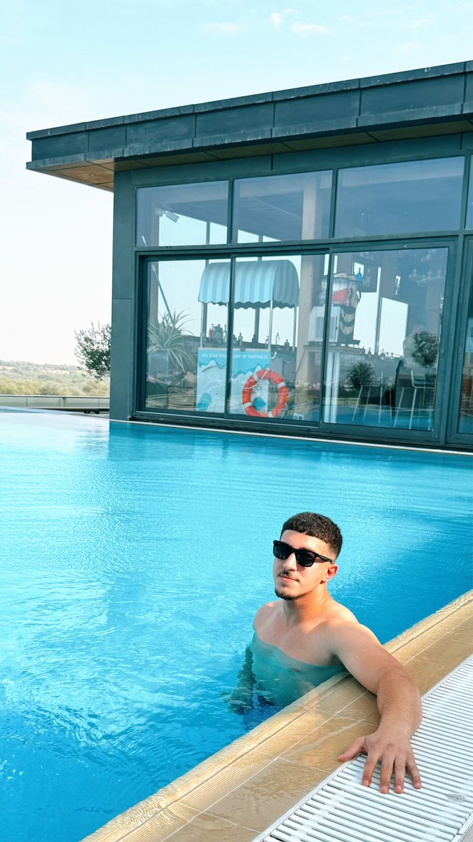 tyson_basha1's tweet photo. Relax⛱️ https://t.co/tijBJvovGH