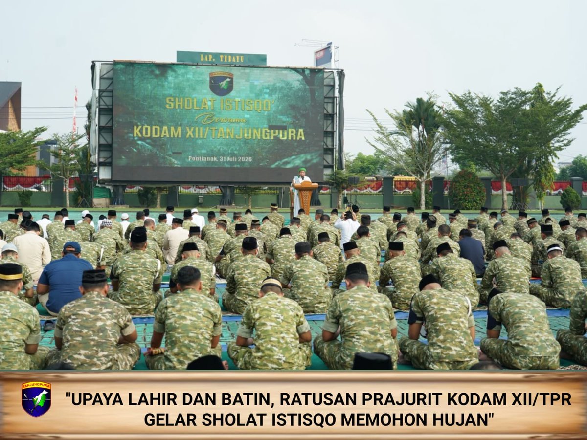 Kodam12Tpr's tweet photo. Upaya Lahir dan Batin, Ratusan Prajurit Kodam XII/Tpr Gelar Sholat Istisqo Memohon Hujan https://t.co/GurMrvS3wn