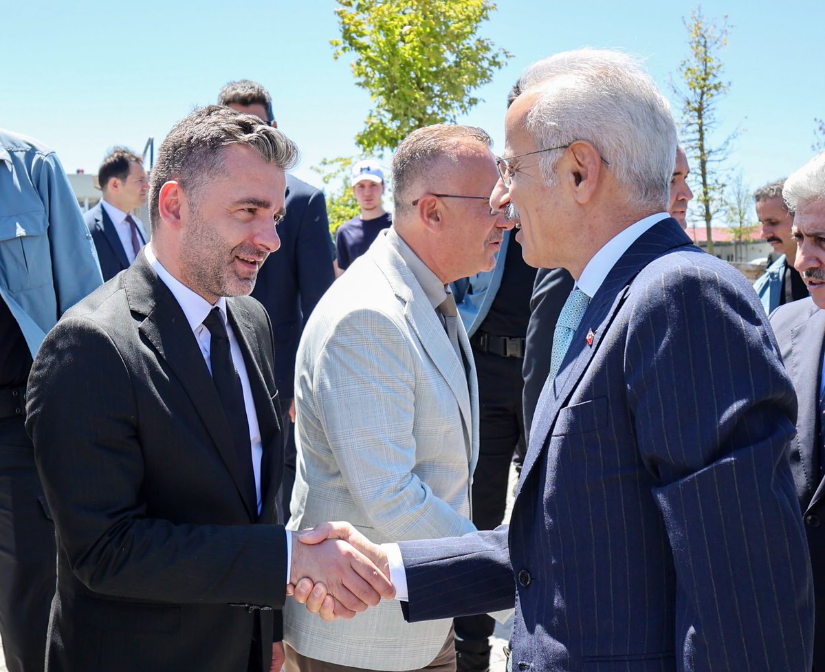 samet__caglayan's tweet photo. Ulaştırma ve Altyapı Bakanımız Sayın Abdulkadir Uraloğlu’nu, Pamukova Yüksek Hızlı Tren İstasyonu ile Alifuatpaşa Köprülü Kavşağı’nın açılış törenleri dolayısıyla ilimize teşriflerinde karşıladık.

Şehrimize değer katan bu önemli yatırımların hayırlı olmasını diliyor, başta Sayın Bakanımız olmak üzere emeği geçen herkese teşekkür ediyoruz.