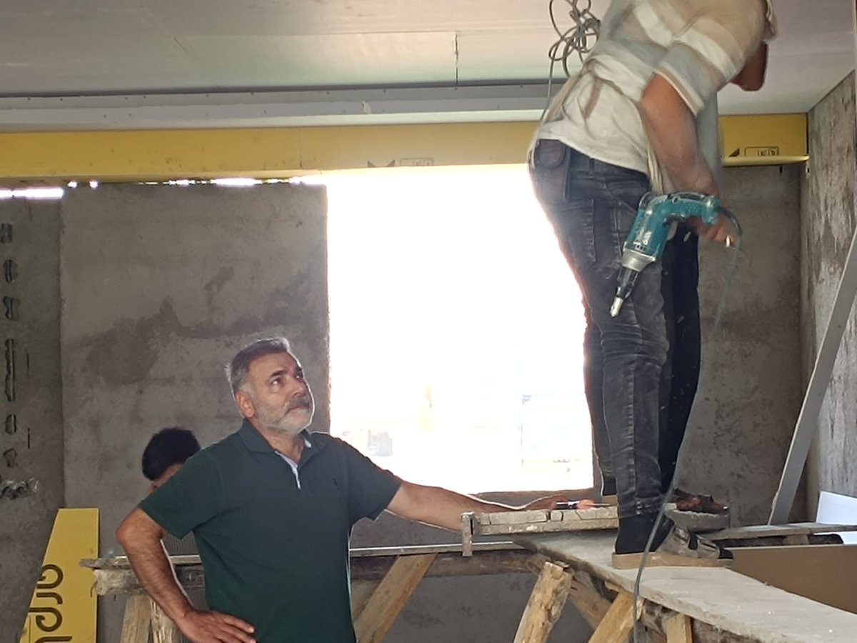 naimdogan23's tweet photo. Şavaklılar Derneğimizin Abdullahpaşa'daki dört kat ve 600 m2 den oluşan hizmet binamızın tadilat çalışmaları tüm hızıyla devam ediyor.
Halihazırda faaliyetine devam Şavak Kuran Kursu bölümüne ek olarak ; https://t.co/lcrGhDy54O