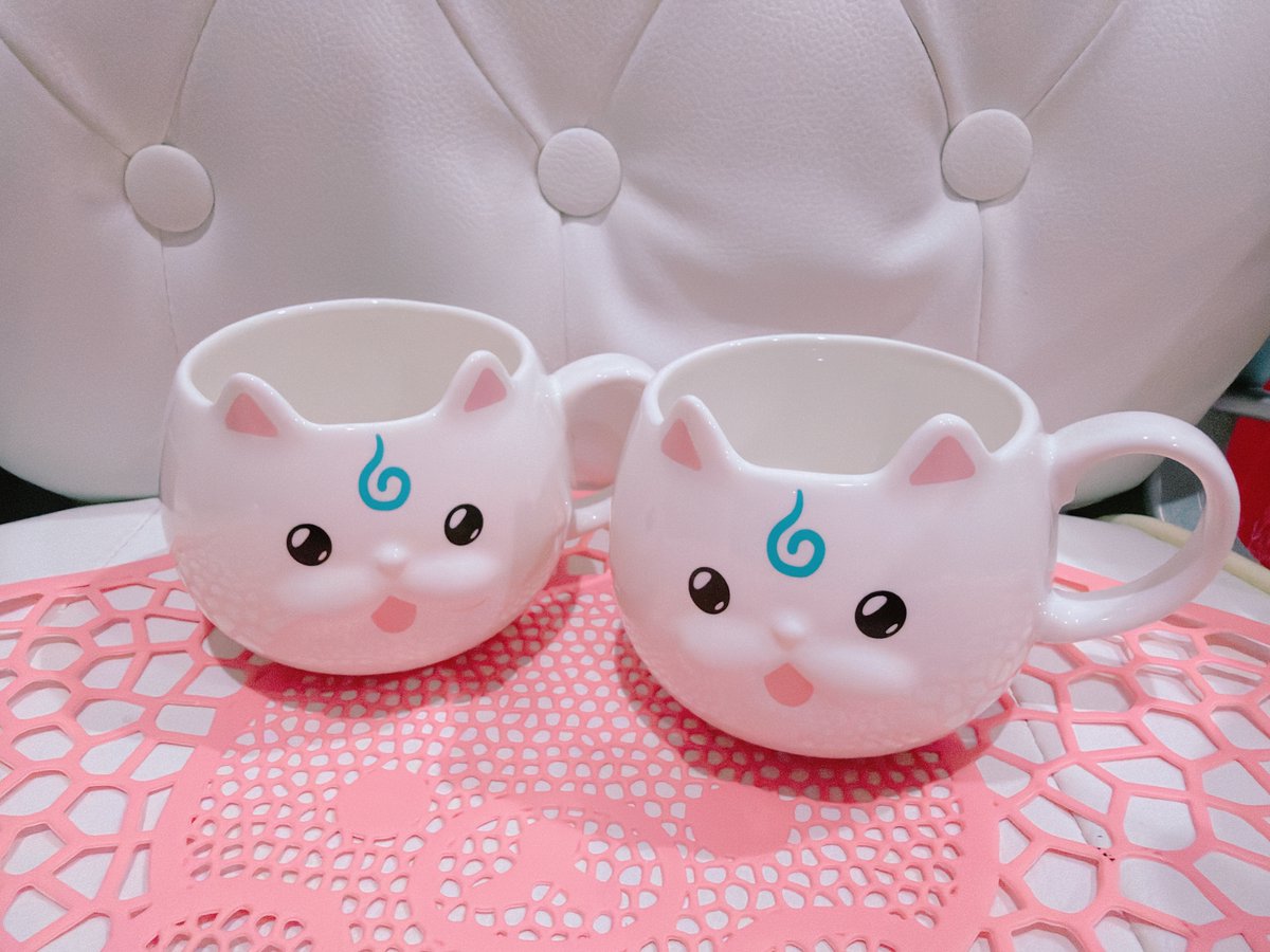 rnk35p's tweet photo. 帰宅したら新衣装グッズ届いてたー！
開けたらこれでｷｭﾝｷｭﾝ🩷
マグカップは追加で1個買っといたけど、ぬいも追加購入しとけばよかったぁ〜🥺
ふわふわブランケット、冬に重宝しそう😊

#みこち届いたぞ https://t.co/tbCFKKkAX0