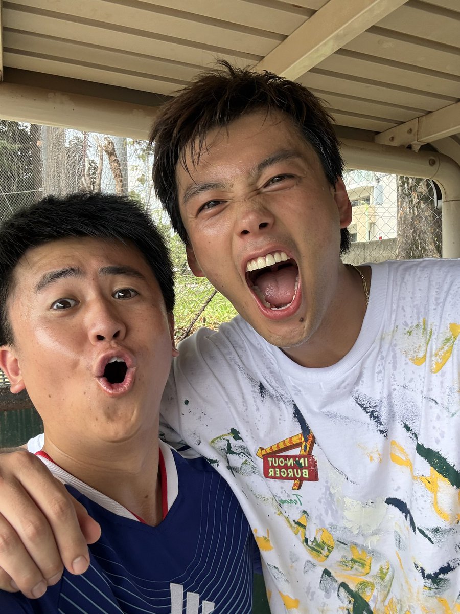 unparunpayes's tweet photo. W杯期間中に日本でフルコートでサッカーしましょってお話させてもらってたら本当に叶った。。大感謝。
いつか45分ハーフでもやりたいです。 https://t.co/4ztM0vyhLi