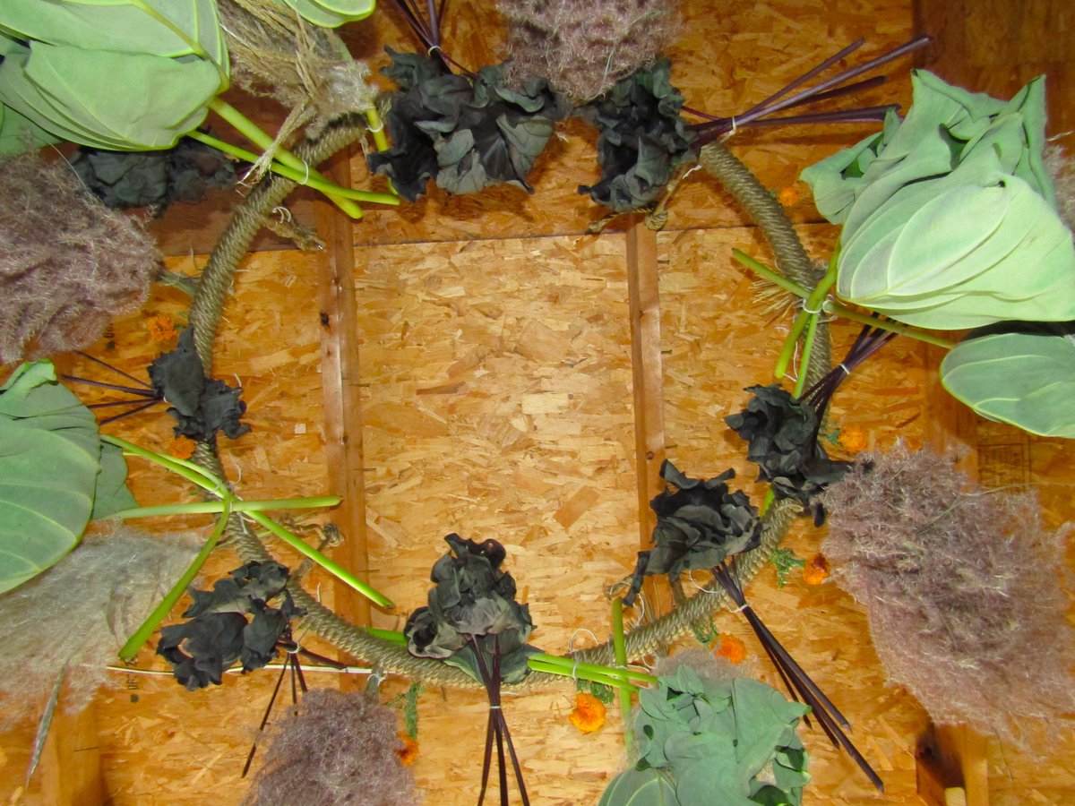 HermitsDaily's tweet photo. Decades ago, I covered my mother's 1950's Hula Hoop with thick jute, preparing to recreate a wall hanging I'd seen. It soon morphed into an Herb-Drying Rack, and has remained one ever since. #home #homedecor #homechores #homely #oldfashioned #herb #herbs #herbdrying https://t.co/vXDvZBBLwL