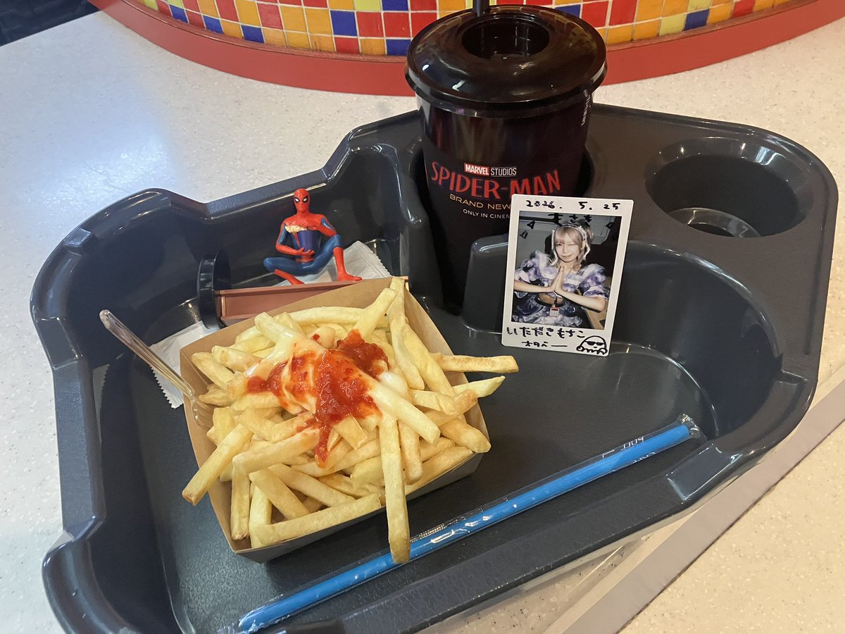 スパイシーポテトと スパイダーマンキャップボトル付き（コーラ）