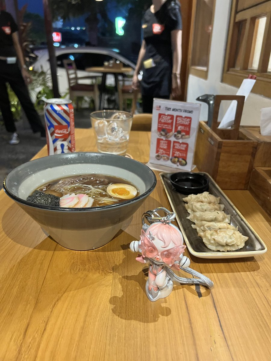 saybuddy's tweet photo. #fridayfreeday di Men Ramen https://t.co/h4Z3s1aSvR