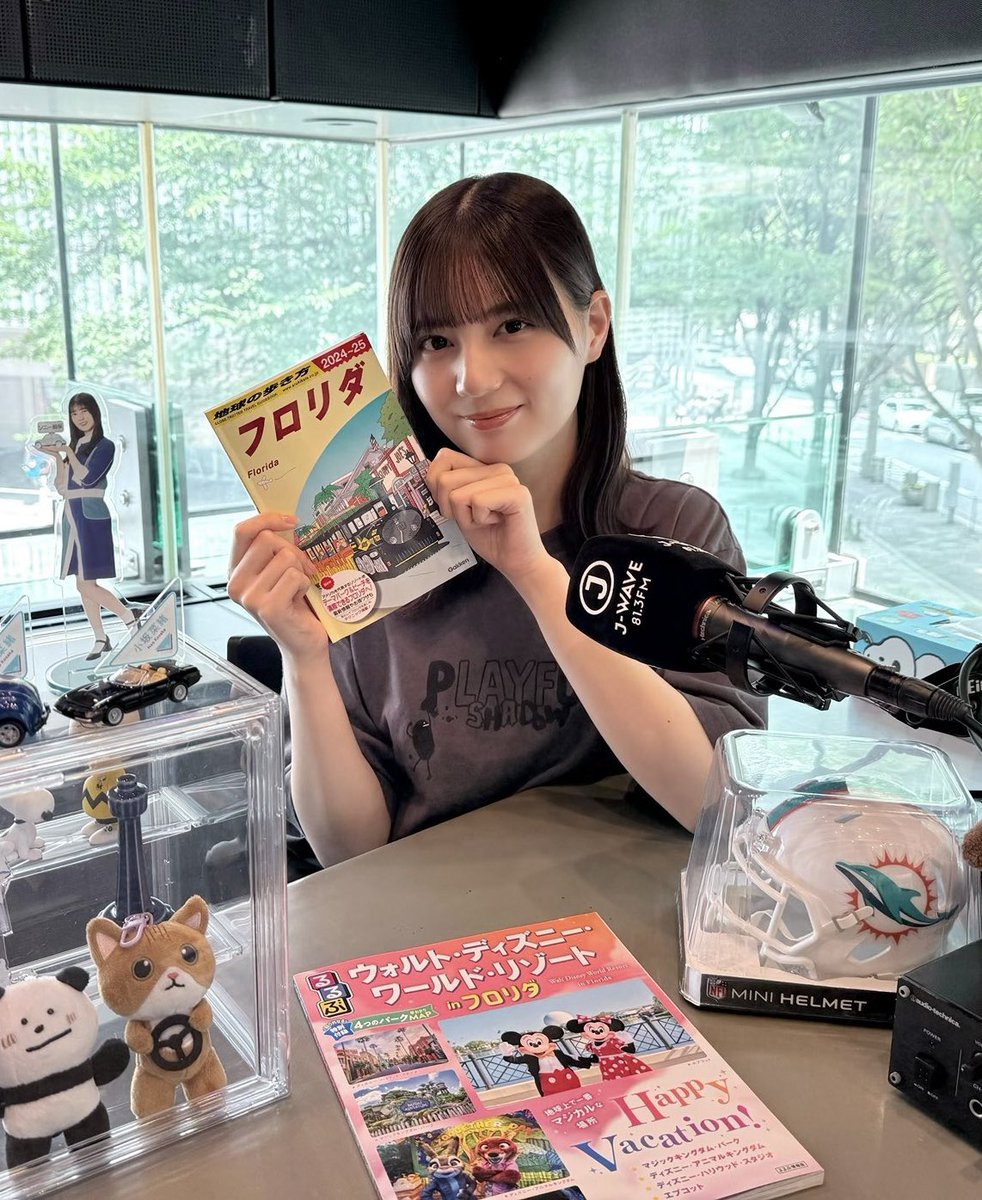 sakamichi_store's tweet photo. ☀️日向坂46 小坂菜緒ちゃん 私服🫶🏻
⁡
ユニセックスです🚹🚺
⁡
#小坂菜緒 #nao813
⁡
■graniph
ビューティフルシャドープレイフルペイント
グラデーションTシャツ
¥4,900
🔗 https://t.co/zrvsfgUWZk https://t.co/rMoDSHfAX7