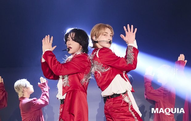 maquia_magazine's tweet photo. #ROIROM ライブレポ💎🍯
マキアが5つの進化ポイントで語る！

 1. 登場だけでロイヤル。2人の王子様力がさらに進化
 2. あなた達がいてくれるから。cHaRmへの愛が超進化！
 3. 路己くん＆大夢くん、2人の仲良し感も大進化！！
 4. 多彩な表現が止まらない！ パフォーマンスが劇的進化
 5. 彼らを推せてよかった！ アイドル力のハイパー進化

🔗詳しいレポートはこちら
https://t.co/BaQzEFIndD