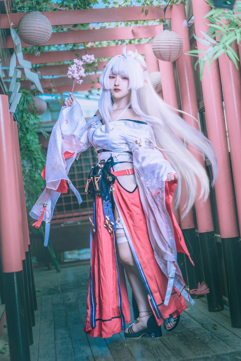 shironorune's tweet photo. 果てなき白に、新たな緋色を。

緋雪 / 鳴潮　cosplay
#WutheringWaves https://t.co/M774gz0gqV
