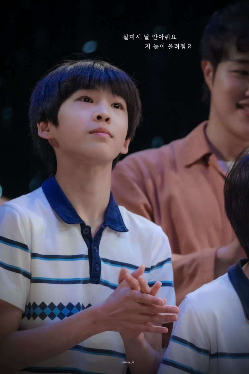 raspberry_pic's tweet photo. 260726 뮤지컬 빌리 엘리어트 무대인사 
빌리 役 #김승주 

살며시 날 안아줘요
저 높이 올려줘요 https://t.co/xMfo76lpiA