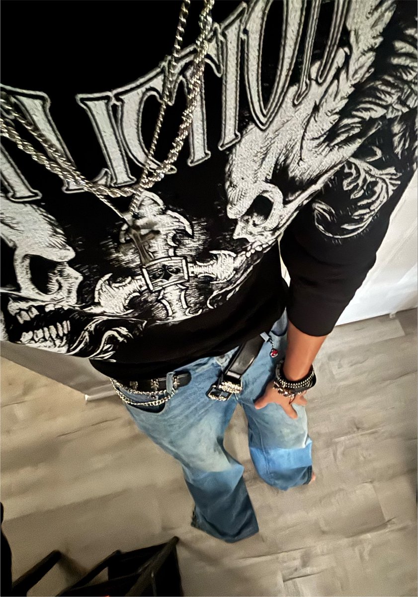 YortzWorld's tweet photo. NEW INTRO!

⋆｡°✩ About Me ✩°｡⋆

18 ♡ Florida 🌴

✿ Anime lover
✿ Into fashion &amp; cute outfits
✿ Skateboarding whenever I can
✿ Running to clear my mind
✿ Love talking and getting to know new people

૮ ˶ᵔ ᵕ ᵔ˶ ა Nice to meet you! https://t.co/ANsbFu6r4C