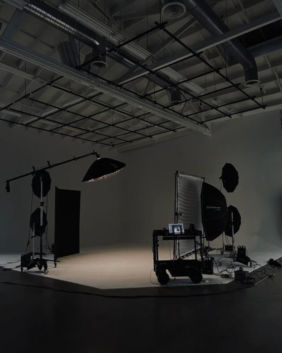 motionzrace's tweet photo. ㅤㅤㅤㅤ

𝙉𝙤𝙖𝙝.𝙬𝙞𝙡𝙨𝙤𝙣 instagram updates.

A little work mixed into my summer break in Indonesia—photoshoot and interview with 𝗧𝗘𝗘𝗡 𝗩𝗢𝗚𝗨𝗘 𝗜𝗗𝗡, so FUN!

Can’t wait to share it with you. 🩷 ㅤㅤㅤㅤ

ㅤㅤㅤㅤ https://t.co/QqK35lIhZh
