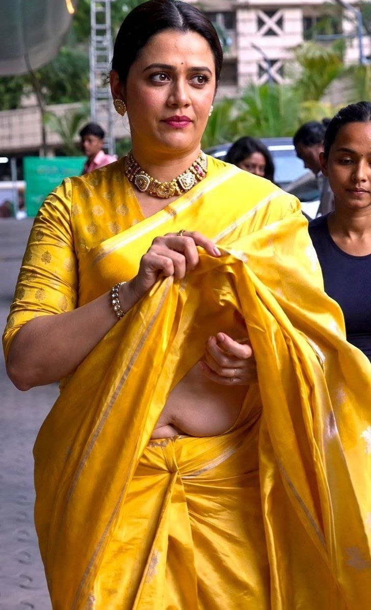 PAM143Y's tweet photo. Abba asalu ah boddu nka dani meda gospimples 😜😜
#Actress #BollywoodSiren #trendingréels https://t.co/XGXJdL0k24