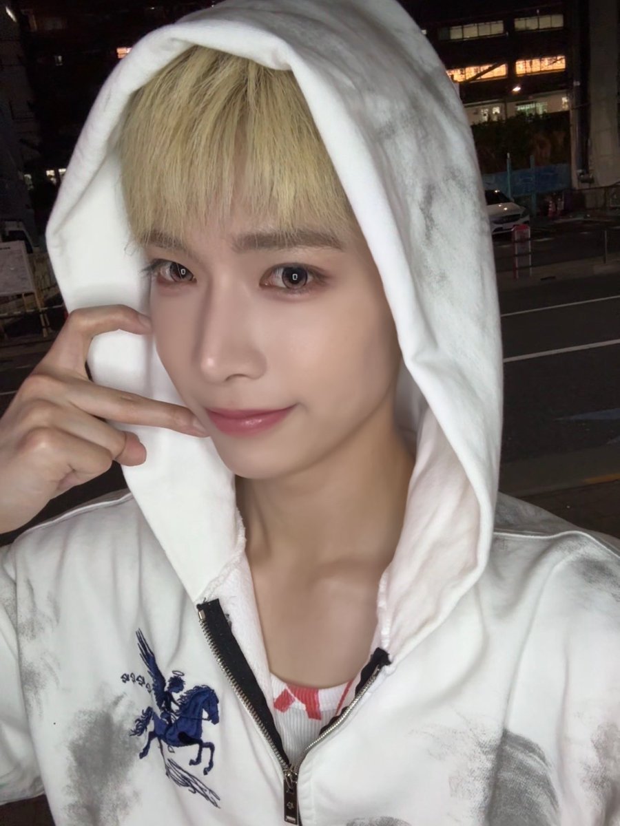 GENUS_offcl's tweet photo. [#재영]
Japan 이것저것🩵

#JAEYOUNG
#GENUS #ジェナス #제너스 https://t.co/Hw0qKW3V9Y