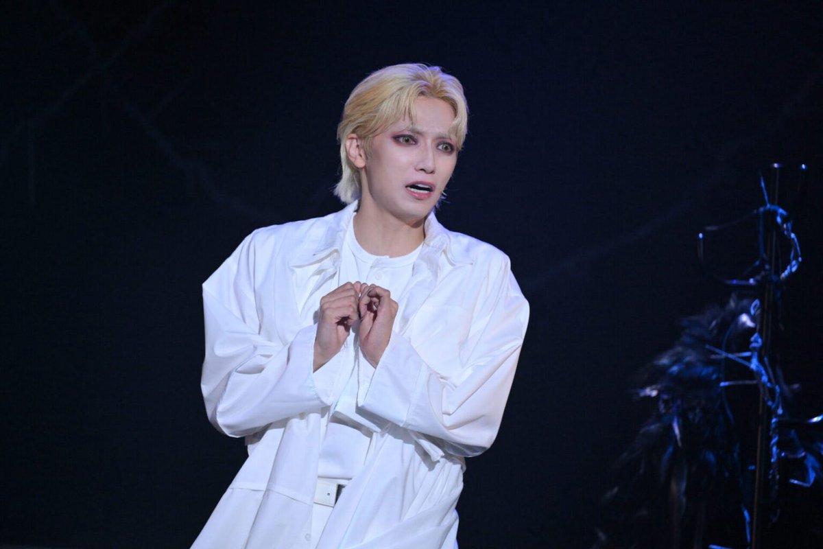 mediact_info's tweet photo. 【オフィシャルレポート】
糸川耀士郎1人音楽劇「夜啼鳥」開幕！

写真15枚掲載！
https://t.co/xziOiC226y

#夜啼鳥 #糸川耀士郎 https://t.co/arNc2soMRH