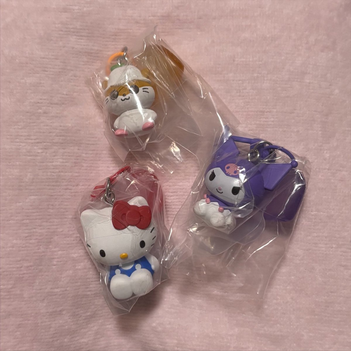 svt_ne's tweet photo. サンリオ　カラとも　交換

譲：キティ クロミ コロコロクリリン

求　ウサハナ

郵送でのお取引希望です📮
お気軽にお声がけよろしくお願いします。 https://t.co/EKgVndrWe0