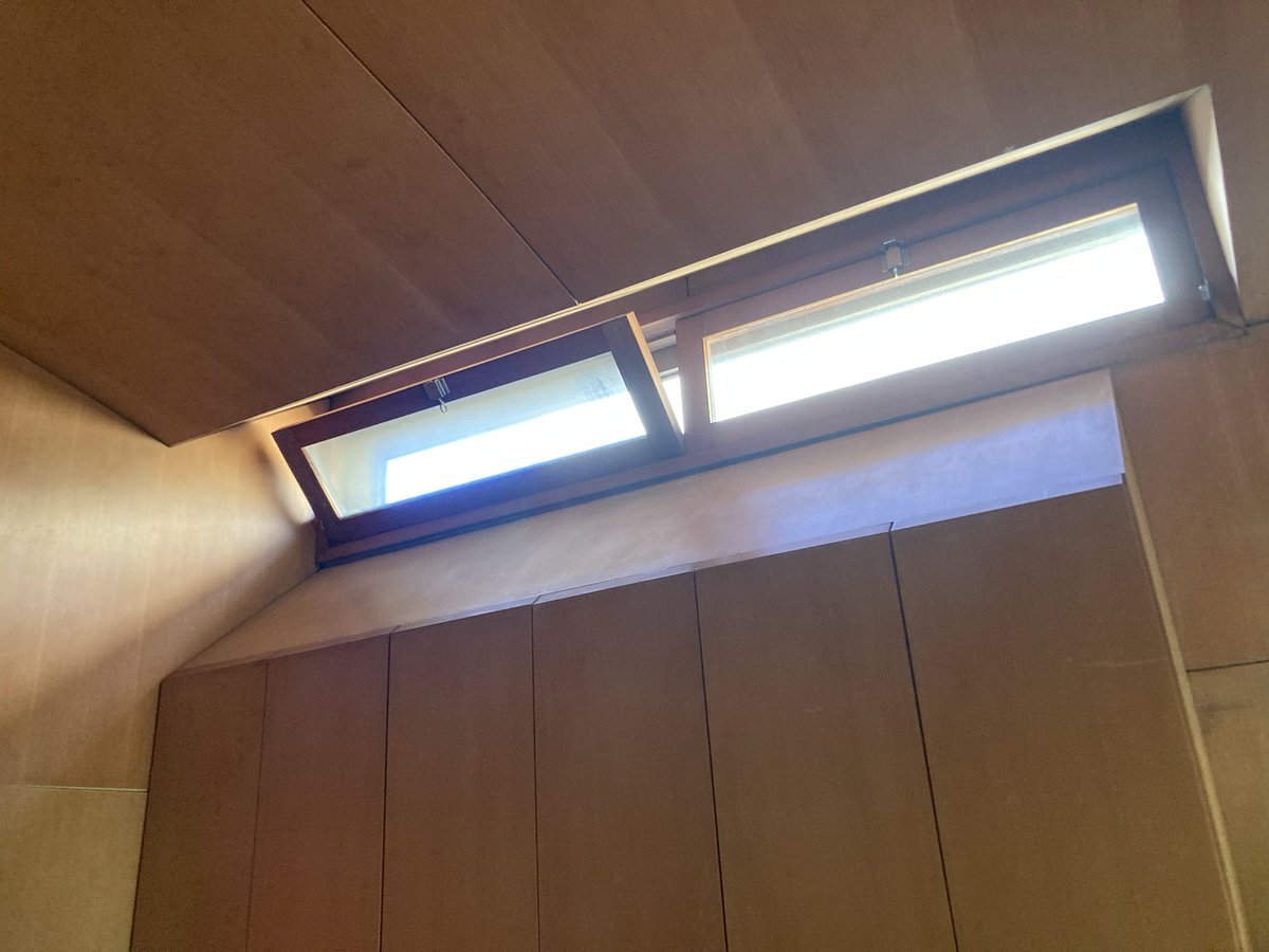 naka_souzoukei's tweet photo. studio9Xによる宮脇檀の住宅のリノベーションの見学会へ。施工はNENGOさんです。
物件との出会いや設計時のエピソードを伺うことができました。新旧で光の取り入れ方がとても印象的な空間でした。貴重な機会をありがとうございました！
@sugu109ni @souzou_kei @nakagawa_sozo https://t.co/c3MduWrpH0