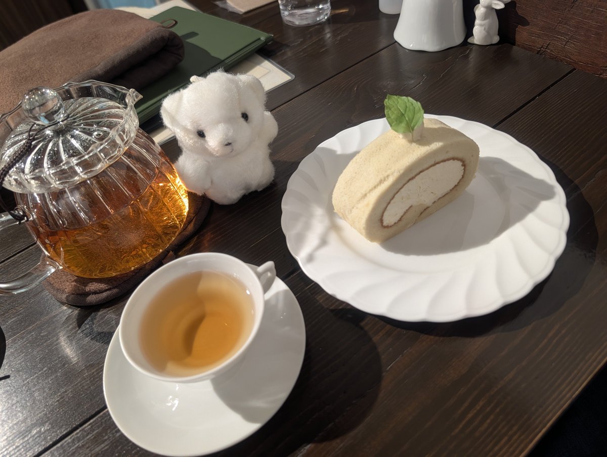 sirteabear's tweet photo. 久しぶりの華金サルトリイバラさん https://t.co/oGDvMDaFF3