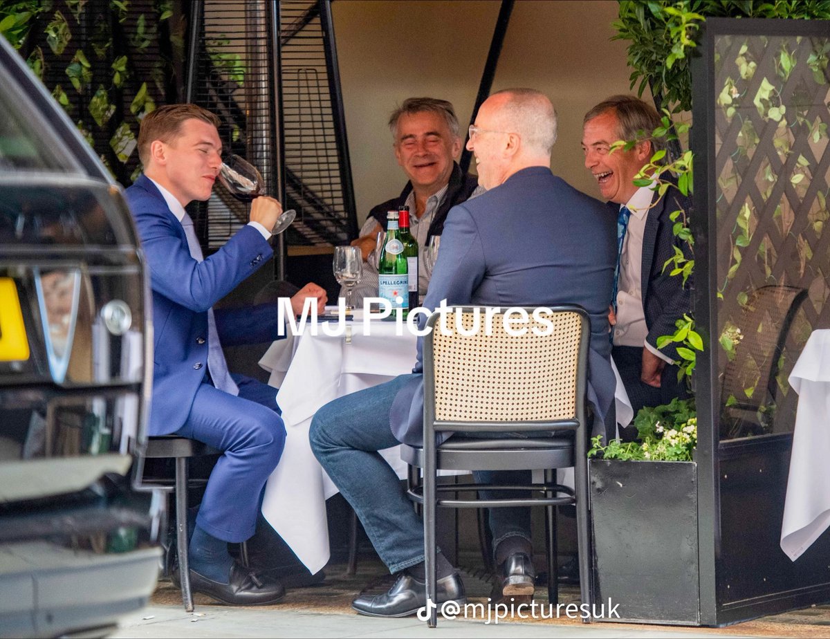 nickreeves9876's tweet photo. By what extraordinary coincidence are companies owned by Christopher Harborne and important figures in Farage's parties registered in a nondescript building in the small town of Tivat in Montenegro?

Is it just by chance that the office address is registered to Nino Pantovic, the son of a one-time defence lawyer for George Cottrell?

And is it just coincidence that convicted fraudster and expert in criminal money-laundering, Posh George, lives in Montenegro, where cryptocurrency is largely unregulated and transactions can take place unnoticed, and untraced?

And just why was Cottrell with Farage and Harborne in Thailand in 2022?
https://t.co/FVlt6ELc1x