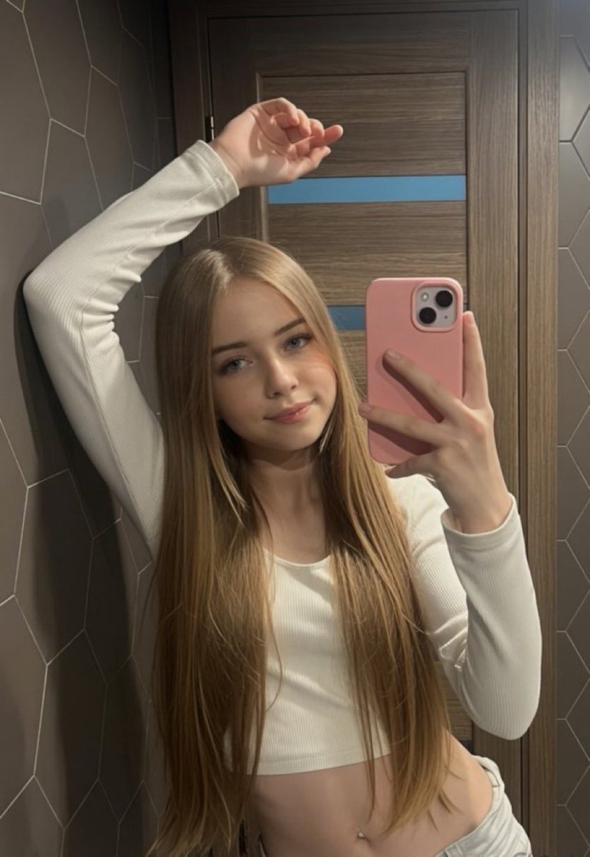 dashaa6512's tweet photo. Still single text me directly on telegram if you want something hot 🔥 🥵 😋 
https://t.co/sLOCPwgmTx https://t.co/WRweqMA38t