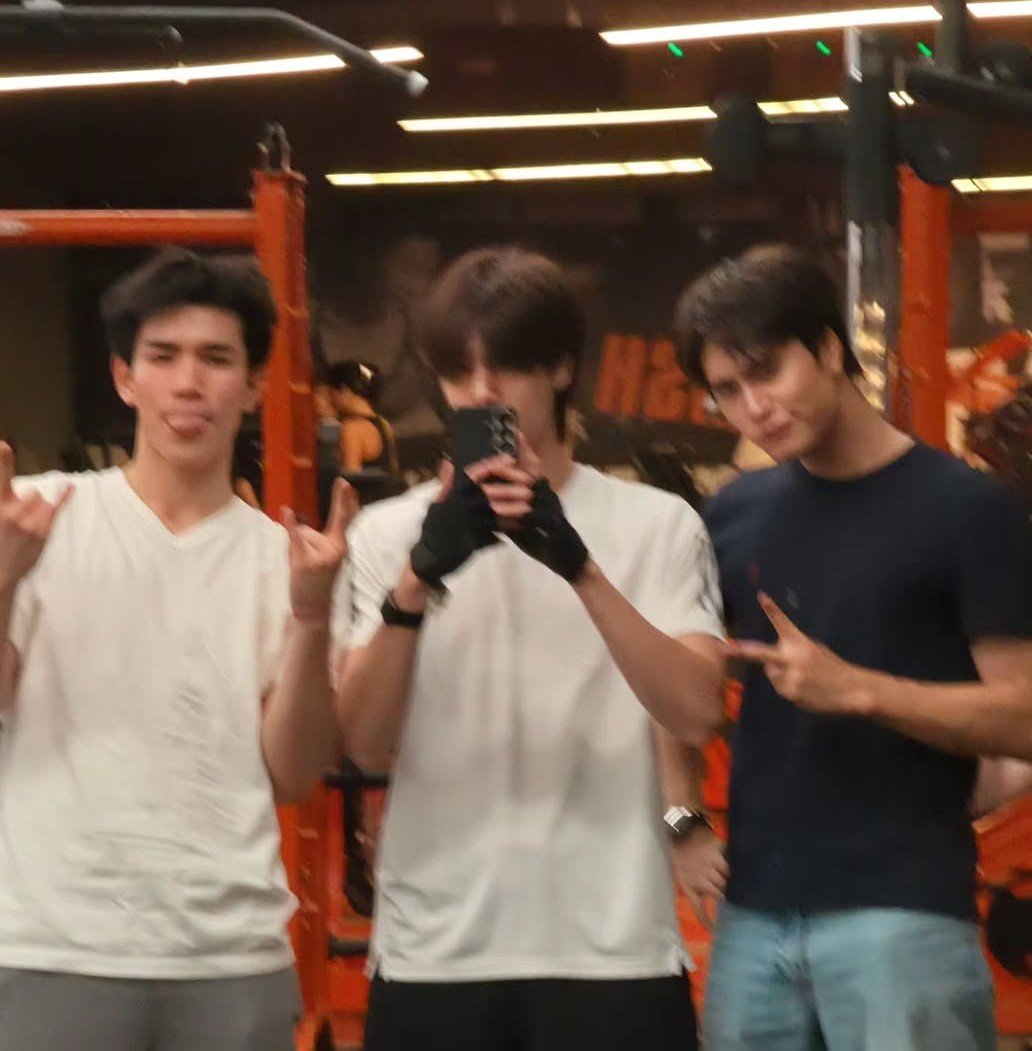 sispowderr's tweet photo. ‘ อยากให้เจมออกกำลังกายด้วย เวลาไปฟิตเนสอยากชวนมัน แต่มันไม่ค่อยไปก็พยายามออกกำลังกายทุกวัน แล้ววันนี้ดีมากเจมีไนน์ออกกำลังกายแล้ว มันไม่ได้เป็นเพราะพี่คนเดียวหรอก แล้วทุกวันนี้เราก็ได้ไปออกกำลังกายด้วยกัน เราไม่คิดว่าเราจะได้ทำสิ่งนี้กับมัน ’

ฉันมีน้ำตาว่ะㅠㅠㅠㅠㅠㅠ https://t.co/3xmUtT5gGR