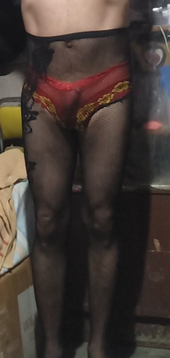 sissy_alis's tweet photo. Listo así me veo por abajo de mi ropa de hombre creeen que alguien se de cuenta? https://t.co/VcIcjBSDcN