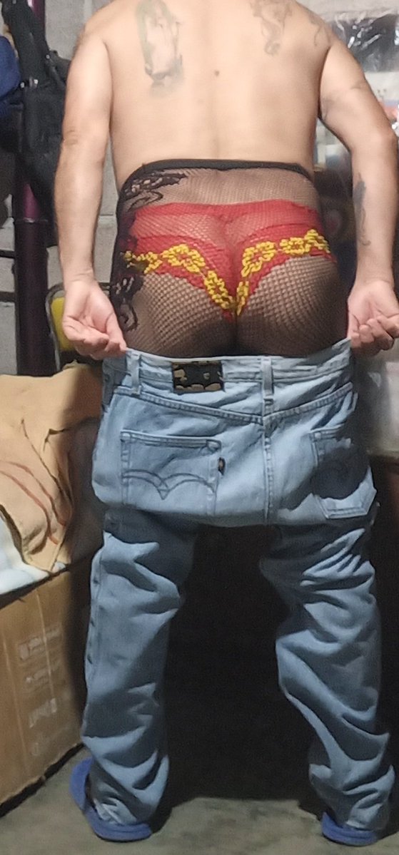 sissy_alis's tweet photo. Listo así me veo por abajo de mi ropa de hombre creeen que alguien se de cuenta? https://t.co/VcIcjBSDcN