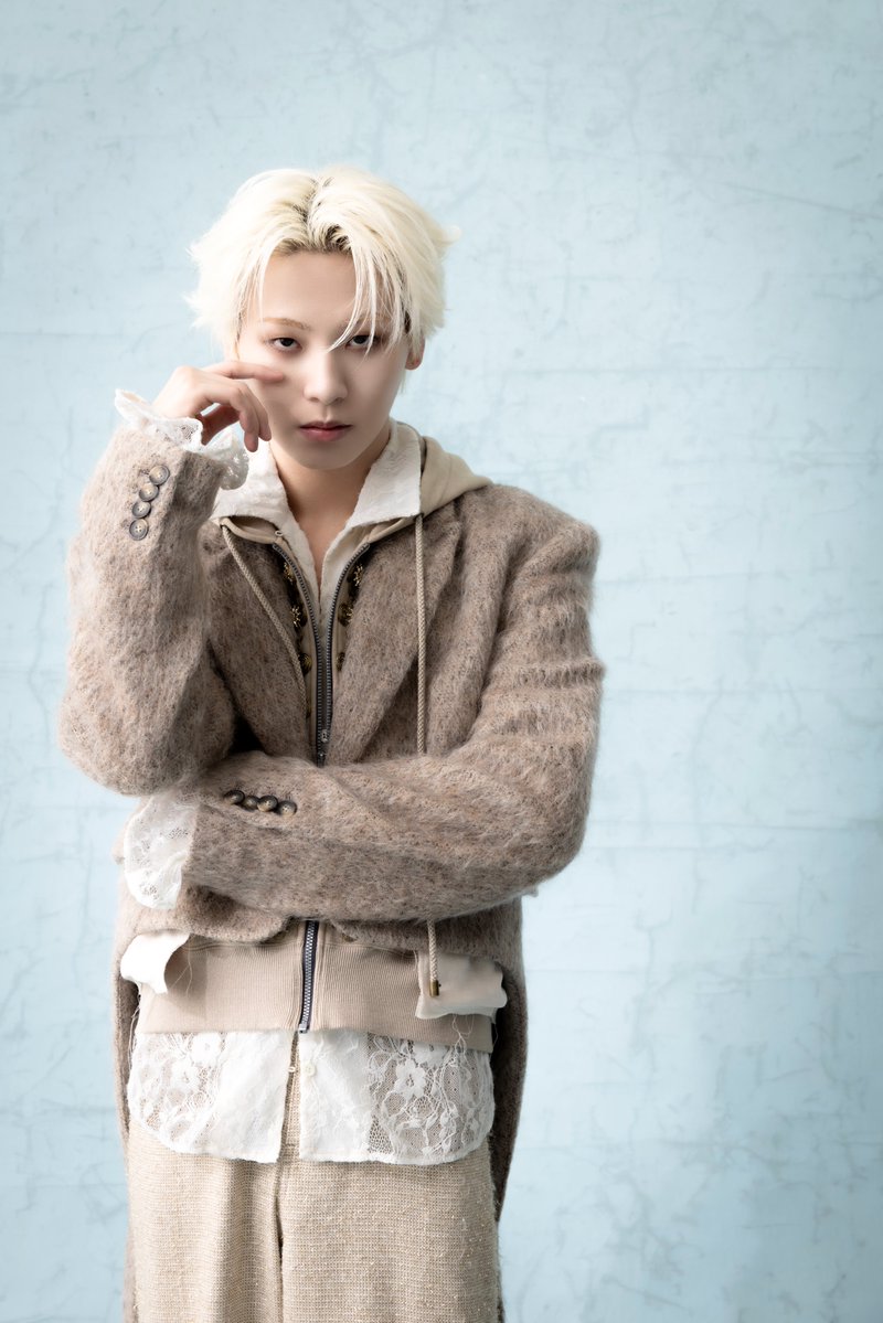 fashionjp's tweet photo. 【新着】『#装苑』9月号から、装苑ONLINEと連動する #川尻蓮 さん（#JO1）の新連載「#川尻蓮の吟遊詩人」🪷✨

“僕の「伝える」が、誰かの「伝える」のきっかけになれば______”

新連載への思いを装苑ONLINEのための撮り下ろし写真とともにお届け🔻
https://t.co/JlHdvZ8XpT

@official_jo1 https://t.co/O80jAGiI69