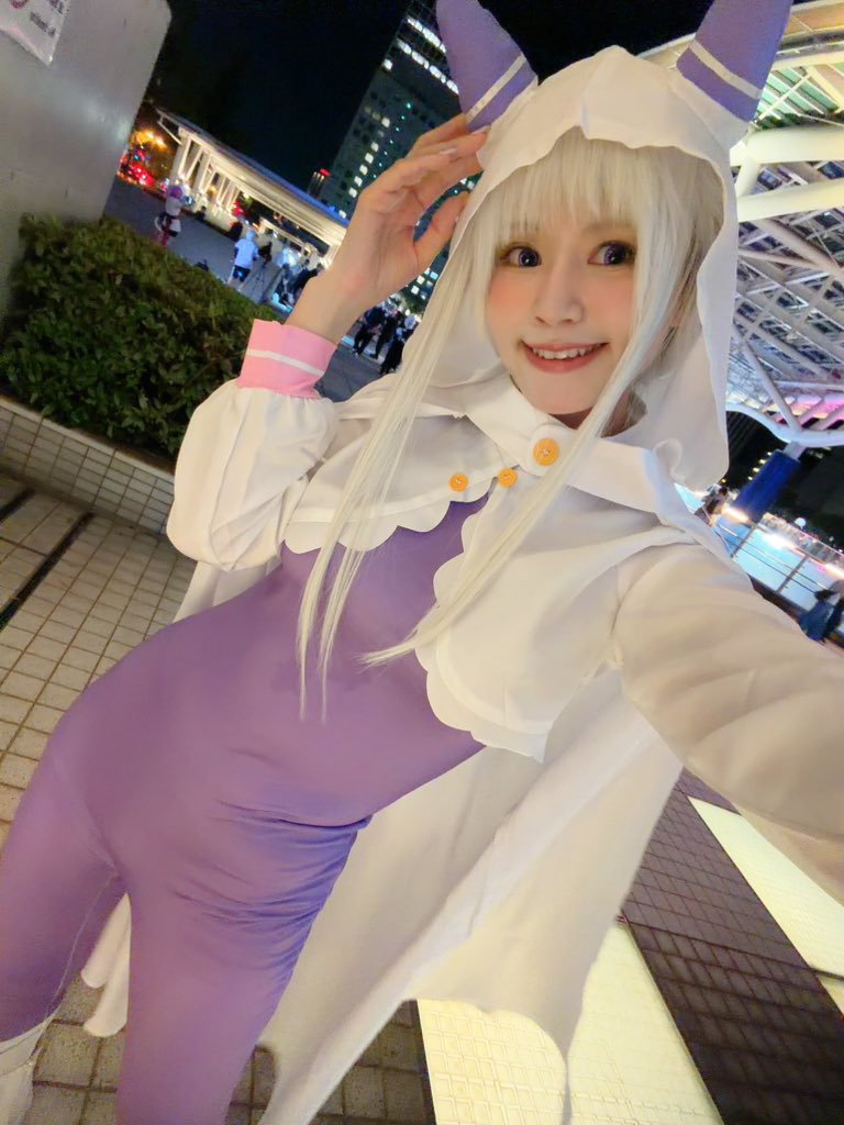 jakotas2's tweet photo. 前夜祭は4期のエミリアたん💜ྀི https://t.co/1F54HlOdPK