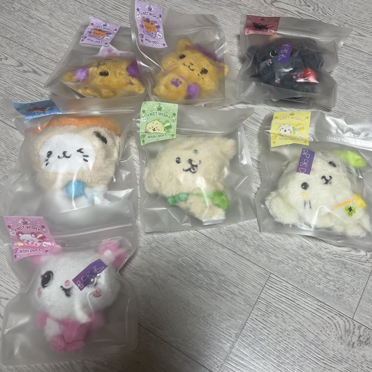 miju045's tweet photo. 엔시티 위시 미개봉 위시돌 오리지널 양도 판매
NCT WISH WISH DOLL SELL

반택 끼택 0.2 택배 0.4 
미개봉 / UNOPENED
이번 재판 구매❌
전부 초판

팡이 시오닝 4
쿠리 4.3
버블냥 3.5
룐룐 6
댕트 5
https://t.co/dWmkhadUuK

엔위시 판매 슴스 예사 사쿠야 유우시 리쿠 시온 콘서트 MD 팬미 https://t.co/5oDLp6LW8k