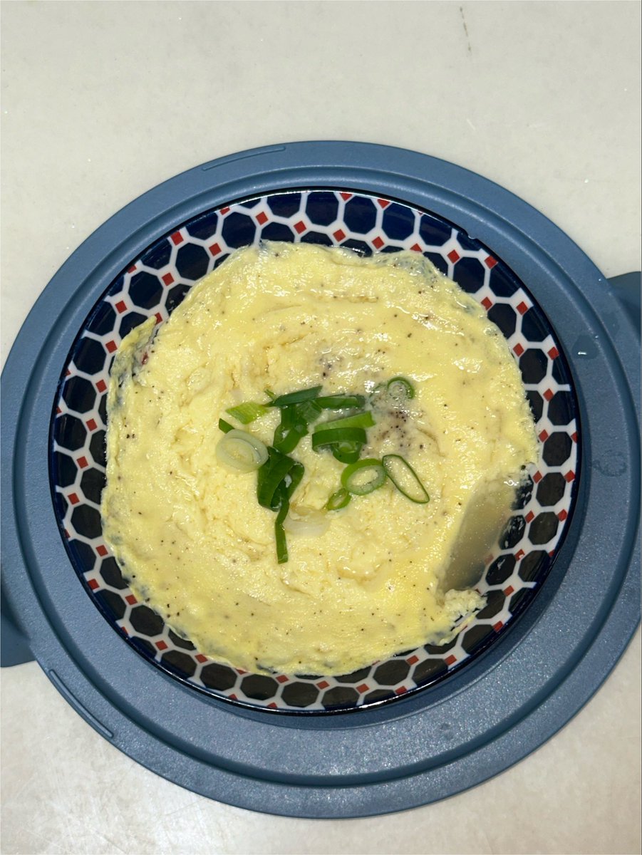 dud_gong's tweet photo. 아침에 할모니한테 계란찜해줬더니 맛있다콬ㅋㅋㅋㅋㅋㅋㅋ 인정받아다네요🫰🏻🫰🏻
할머니가 해준던거랑은 또다른맛~ https://t.co/KdYCUHx1ZX