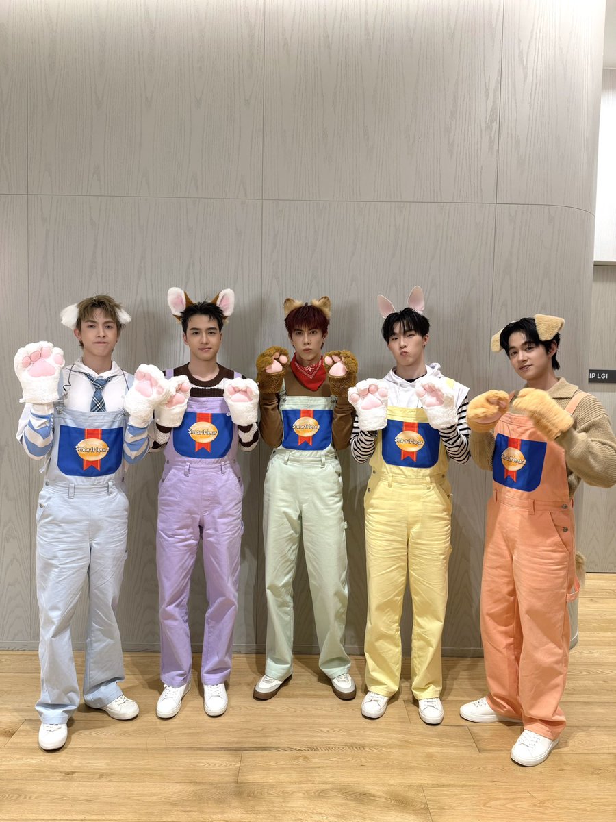 PROXIE_Official's tweet photo. 🧡💛💚🩷🩵💜

#SmartHeartxPROXIE 
#พ้อกสีหัวใจสมาร์ทฮาร์ท #PetExpoThailand
#PROXIEth
#bROTHERSMUSIC https://t.co/LijadAtJjw