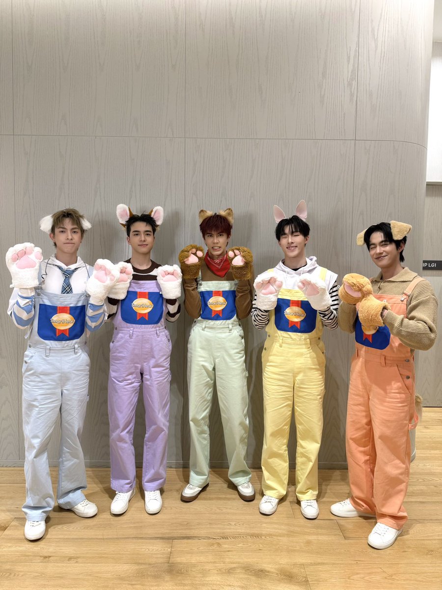 PROXIE_Official's tweet photo. 🧡💛💚🩷🩵💜

#SmartHeartxPROXIE 
#พ้อกสีหัวใจสมาร์ทฮาร์ท #PetExpoThailand
#PROXIEth
#bROTHERSMUSIC https://t.co/LijadAtJjw