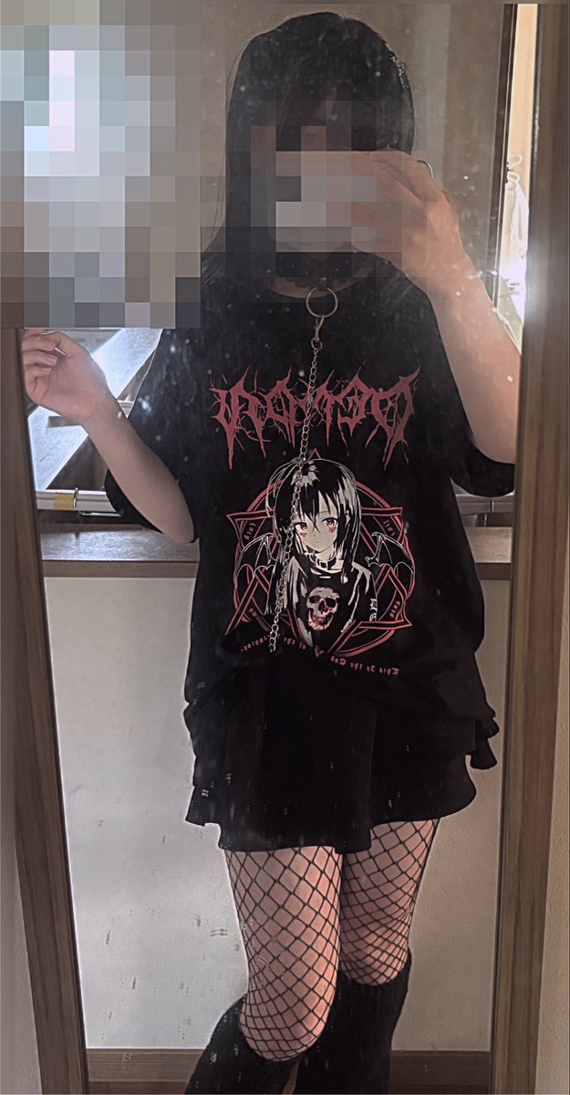 96lx_il's tweet photo. 友達に貰ったこのTシャツ可愛くてお気に入りなの♡
 #自撮り界隈  #地雷系 https://t.co/UjEW0vywn3