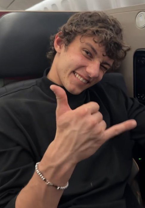 W0ojinn_m's tweet photo. Bearnelli 🤙 https://t.co/zF4PZAbSMu