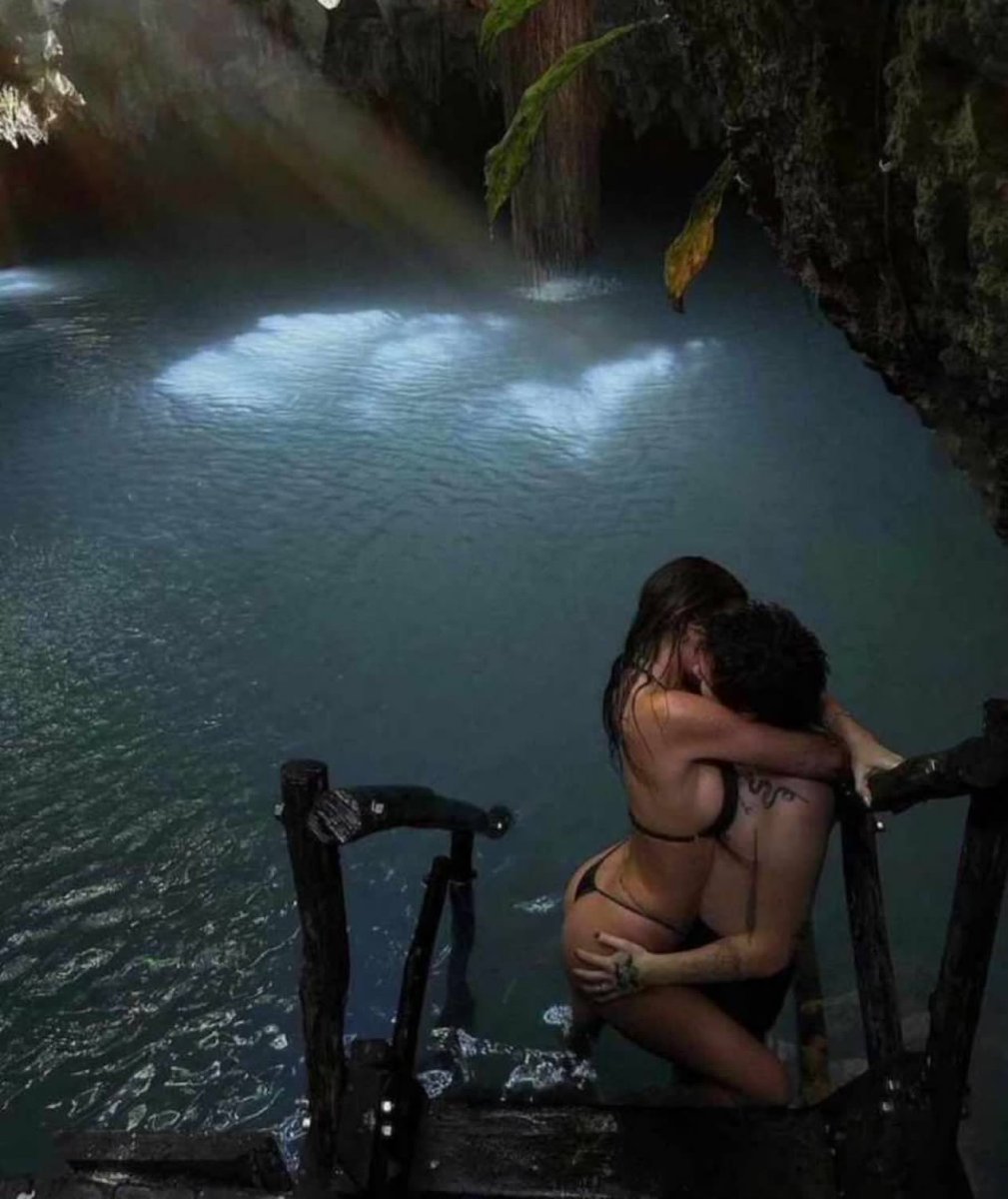 Seduction1Coach's tweet photo. I interviewed 20 women who left their "perfect" relationships and asked what was really missing.

Their answers were not what I expected. 

Not one mentioned money, romance, or even time together.

Here is what they actually said… https://t.co/bUWQpLJ7MU