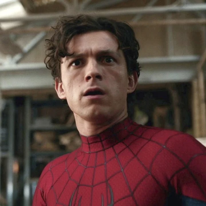 Kulturlesite_'s tweet photo. 🚨 TOM HOLLAND prépare SA SUCCESSION dans le rôle de SPIDER-MAN !! 

🗣️ « Il y a tout un plan sur lequel nous travaillons depuis la fin de Spider-Man: No Way Home. Tout est déjà prévu. 

Ça évoluera sûrement, mais j'ai une vision très claire de la manière de transmettre le flambeau, et je trouve ça vraiment passionnant.. »