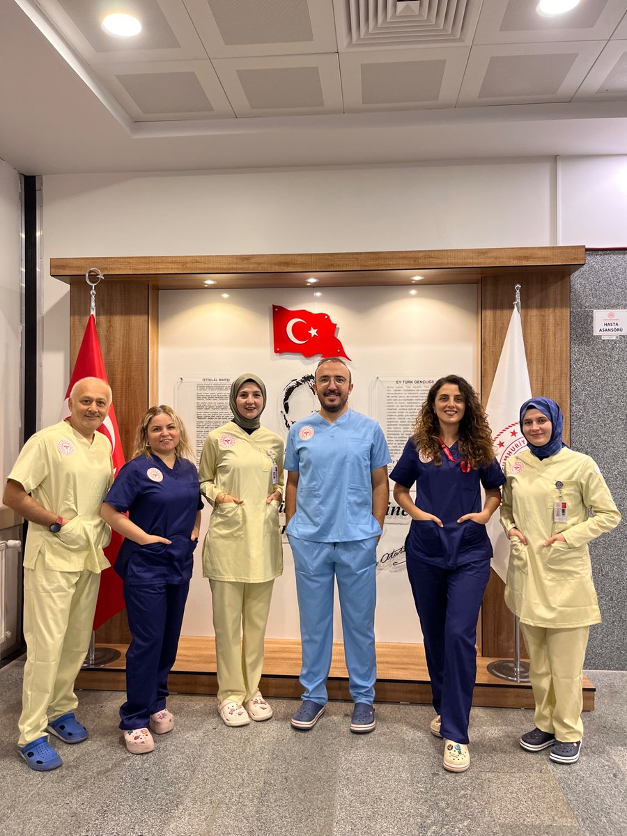 ulubeydh's tweet photo. Ulubey İlçe Devlet Hastanesi olarak, kurumsal kimliğimizi yansıtan ortak standartlarla sağlık hizmetlerimizi titizlik ve özveriyle sürdürmeye devam ediyoruz. 

@orduilsaglik #ulubeyilçedevlethastanesi 
#sağlıkbakanlığı #kurumsalkimlik #kıyafetyönetmeliği #güvenlisağlıkhizmeti https://t.co/j1chTzpxMv