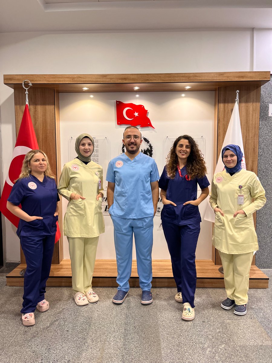 ulubeydh's tweet photo. Ulubey İlçe Devlet Hastanesi olarak, kurumsal kimliğimizi yansıtan ortak standartlarla sağlık hizmetlerimizi titizlik ve özveriyle sürdürmeye devam ediyoruz. 

@orduilsaglik #ulubeyilçedevlethastanesi 
#sağlıkbakanlığı #kurumsalkimlik #kıyafetyönetmeliği #güvenlisağlıkhizmeti https://t.co/j1chTzpxMv
