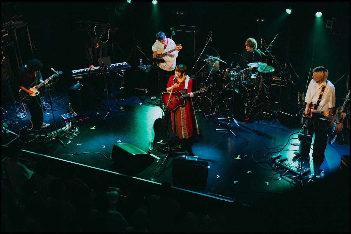 elsewherekikou's tweet photo. ≈ setlist

𝟭 温度と一部
𝟮 素直
𝟯 ロマンチックサーモス
𝟰 のびやかに地獄へ
𝟱 ベッドサイドリップ

photo 髙野立伎 https://t.co/3FC6RIhzDn