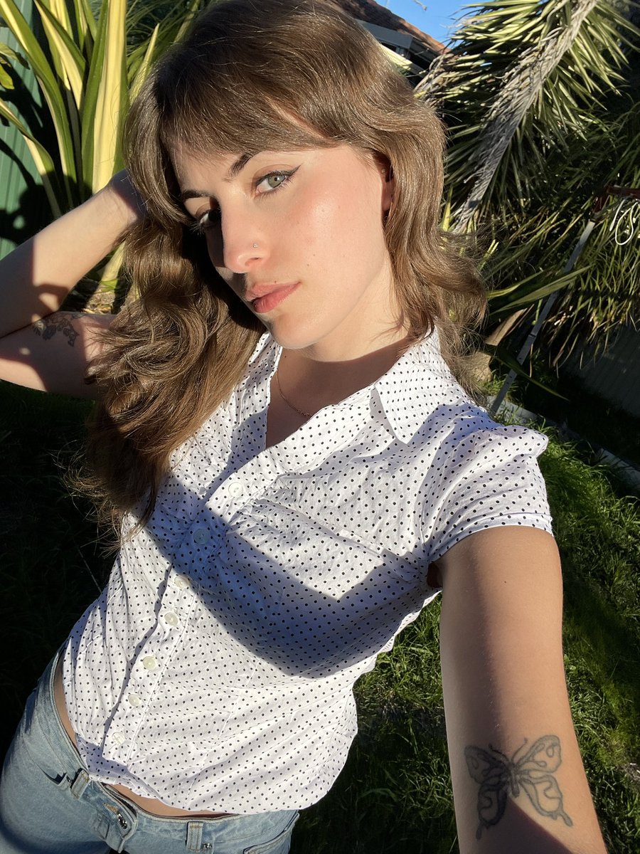 notz0e's tweet photo. lover of sunshineee 🌞🌈🐞 https://t.co/umHNhxgWZZ
