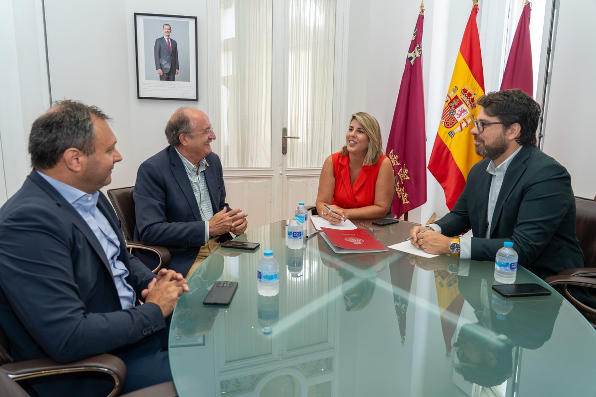 AytoCartagenaES's tweet photo. 💪Desde @AytoCartagenaES y @fremm_es impulsamos el inicio de las obras del Centro de Capacitación de Los Camachos antes de final de año.

🫱🏼‍🫲🏽La alcaldesa y el nuevo presidente de la patronal del metal acuerdan agilizar los trámites del complejo de referencia nacional que formará a más de 3.000 alumnos cada año💼.

https://t.co/6TTHZ6Rocn