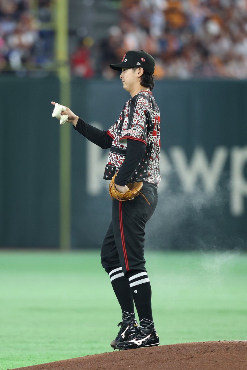 TokyoGiants's tweet photo. 【八回表】巨人 3-0 DeNA

2番手 #田中瑛斗 投手は、先頭打者に四球を与えるも、併殺と見逃し三振で得点を与えず👍 https://t.co/yJNfGLB7xo