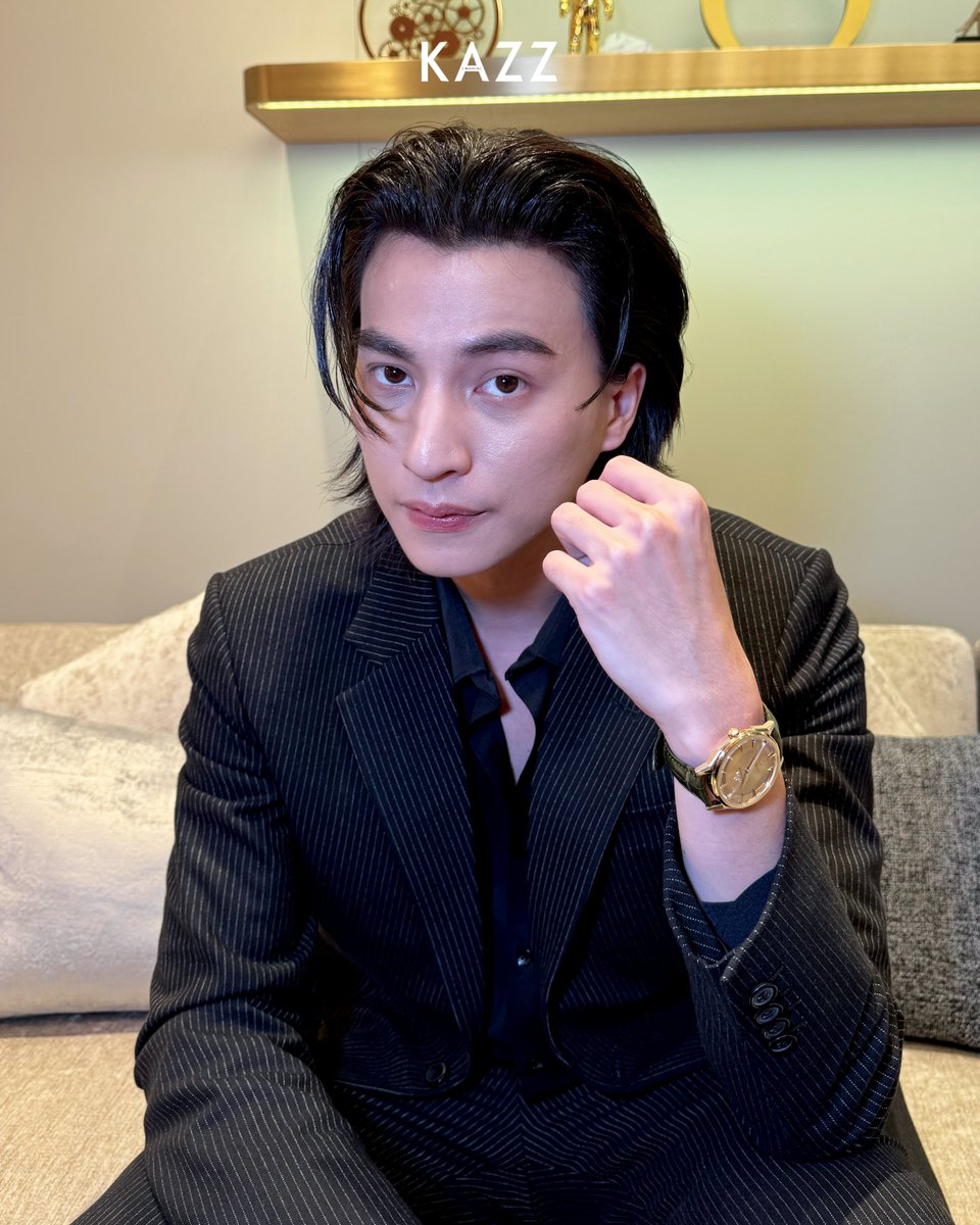 Kazzmagazine's tweet photo. หล่อหรู! “กลัฟ คณา​วุฒิ”​ ร่วมเฉลิมฉลองการเปิดบูติกแห่งใหม่ของ OMEGA @omegawatches ณ ICONSIAM 🤍

GULF ICON OMEGA 
#GULFxOMEGAICONSIAM
#GulfKanawut​
#KAZZMAGAZINE https://t.co/4MJ1edZm0m