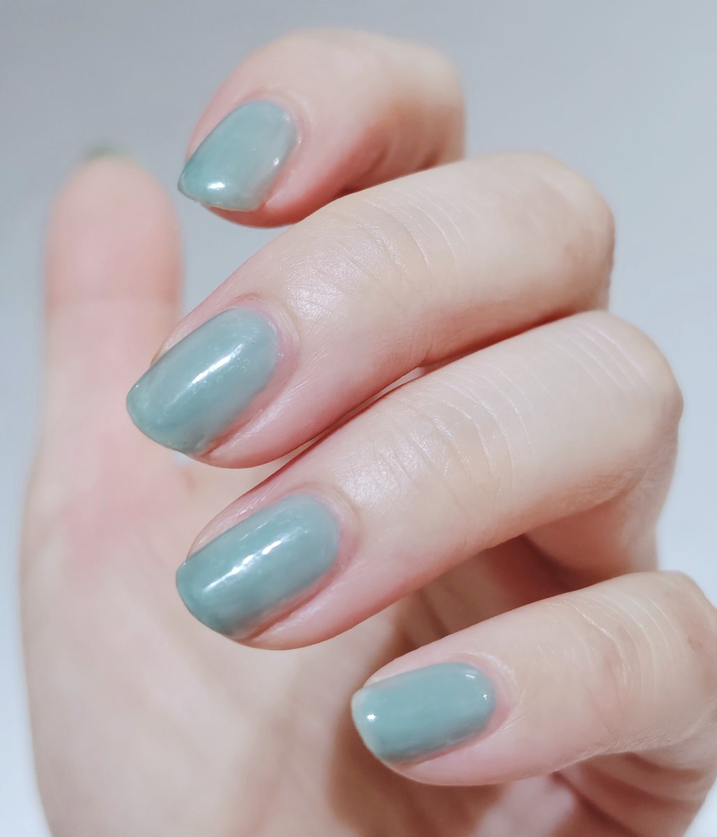 nail__shark's tweet photo. ミルキーミントあるいは青磁のネイル🫧

成功！かわいい！
パラドゥ GN02 グ���ーンカルサイト二度塗りの上にキャンメイク N29一度塗り◎

#セルフネイル https://t.co/g5xCEWYuBf