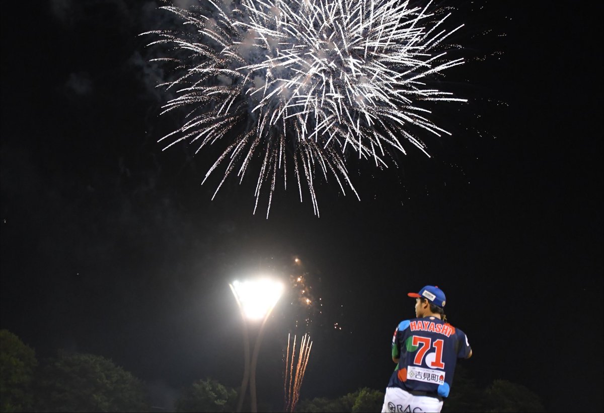 musashi_bears's tweet photo. 熊谷の夜を彩る花火!🎆
#おふろcaféDAY
#埼玉武蔵ヒートベアーズ #ALLOUT https://t.co/97Wp708RZx