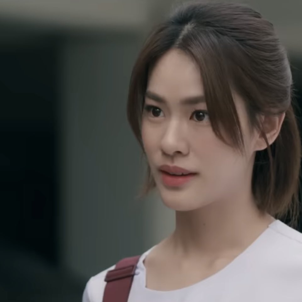 fyuromi's tweet photo. จากพี่แพมสู่พี่จันทร์ พี่มี่โตไวจังอะ สายตาแบบ 😭 https://t.co/OcfrISGyJb