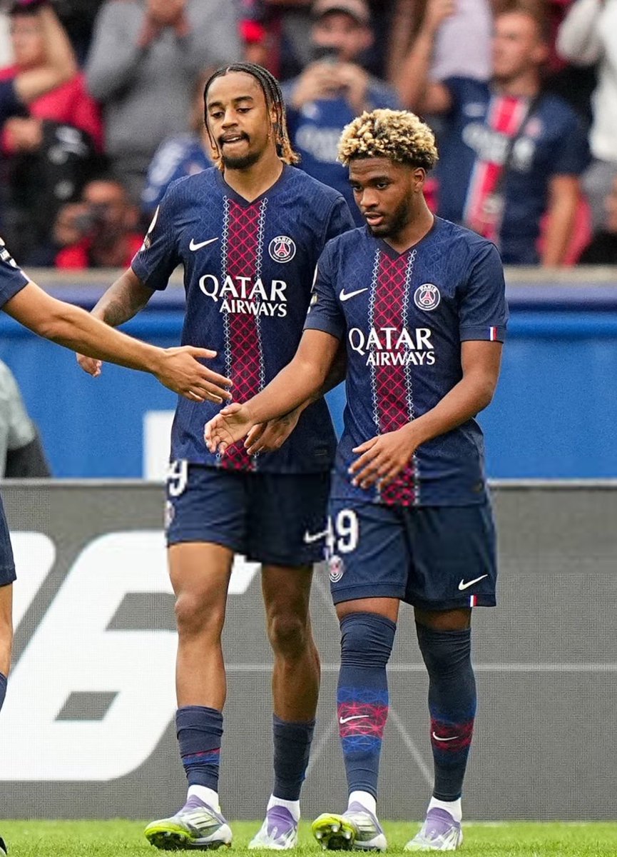 FootActu_2's tweet photo. 🚨🚨 LE PSG RECRUTERA UN AILIER EN CAS DE DÉPART DE BRADLEY BARCOLA 🇫🇷 !!! ❤️💙

Ibrahim Mbaye 🇸🇳 (meilleur que Dembélé 🇫🇷 et Yamal 🇪🇸) est également sur le départ.

(@FabriceHawkins) https://t.co/iN4KqDdmXT