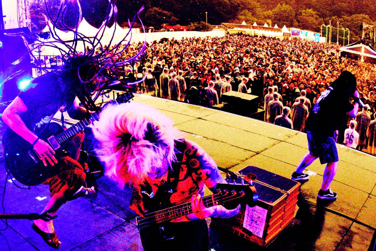 realsoundjp's tweet photo. ▬▬▬ ⚡️『京都大作戦2026』徹底レポート⚡️ ▬▬▬

📎https://t.co/LcKm2TnfQy

太陽が丘に広がった壮大なロック絵巻
10-FEETと“夢”を分かち合った名シーン尽くしの2日間

📸 ライブ写真一覧：https://t.co/Vbkcanui7o

#京都大作戦2026 #10FEET @MI_KYOTO https://t.co/vCMKnVzKyY